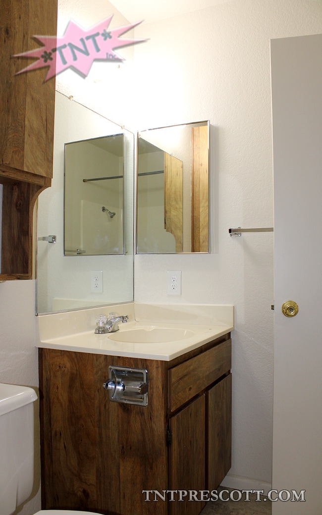 Building Photo - Condo in Montana Villas HOA