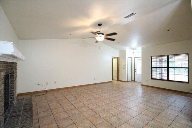 Building Photo - 4035 NW 37th Dr