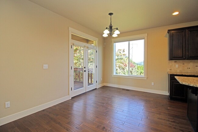 Building Photo - 12281 SE Bari Ave