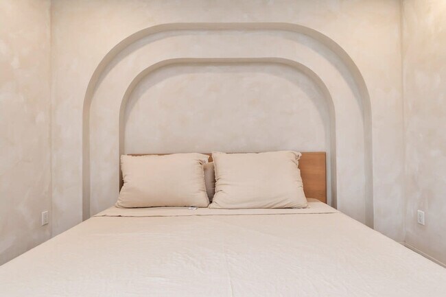 Building Photo - 2683 Blodgett St