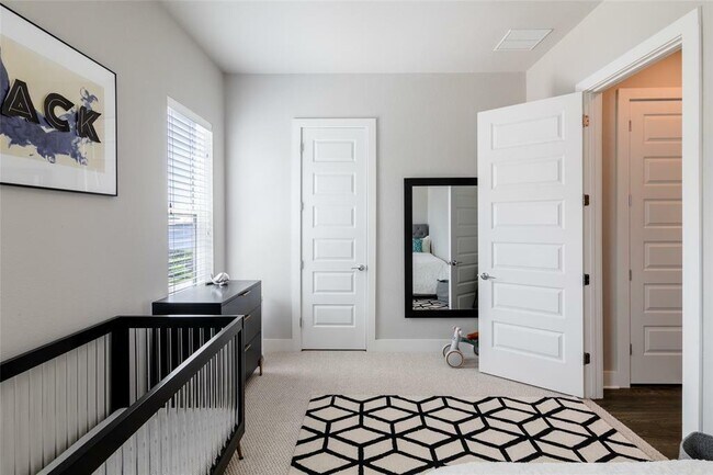 Building Photo - 6025 Seville Dr
