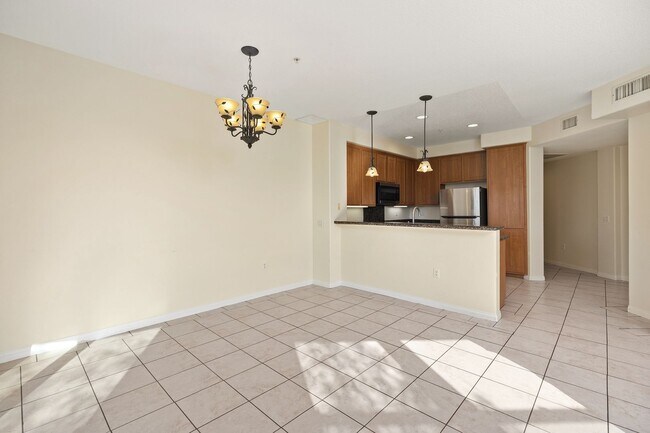Building Photo - View Condo in Luxury Gated Community