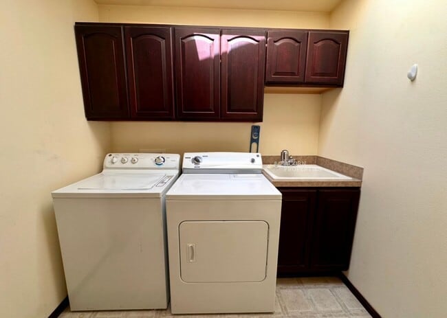 Building Photo - 1331 SW Harbor Vista Cir