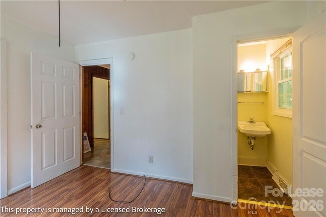 Building Photo - 234 Poplin St