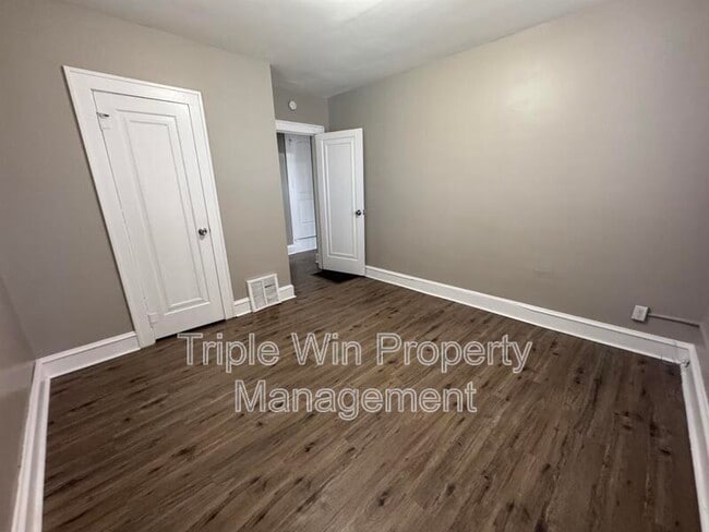 Building Photo - 424 Abston St