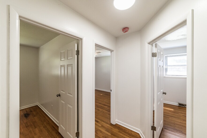 Building Photo - 2401 Stringfield Rd NW