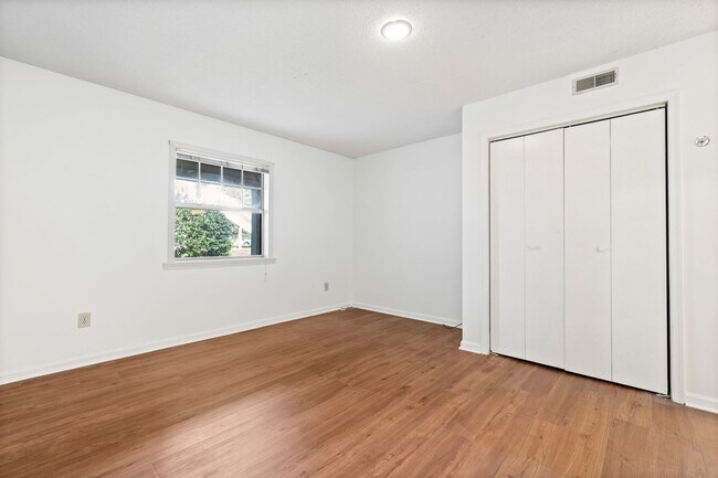 Building Photo - Kensington Trace Condo 2bed, 2bath,  Near ...