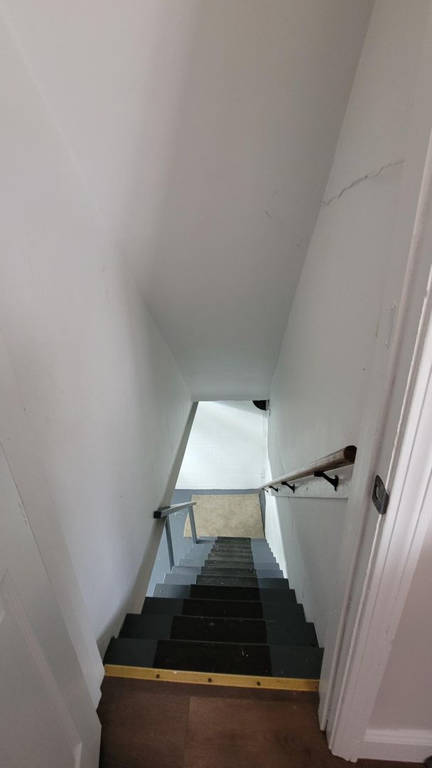 Building Photo - Spacious Three Bedroom Home