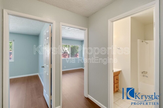 Building Photo - 424 Corcoran Ave