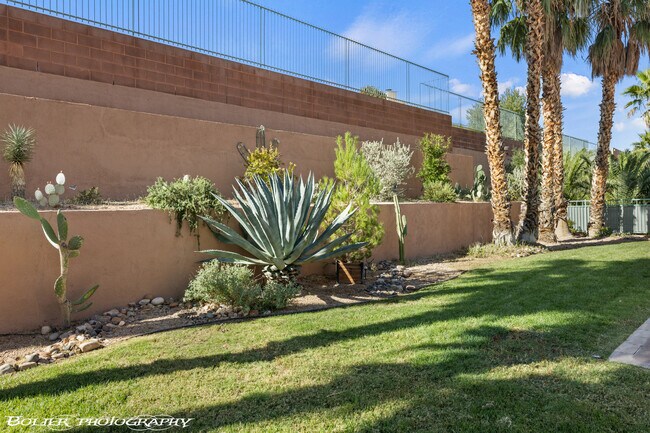 Building Photo - 887 Ironwood Dr