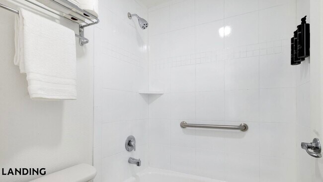 Building Photo - 2851 Maingate Village Cir
