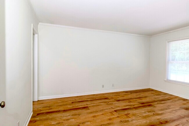 Bedroom - 3000 Hillsboro Pike