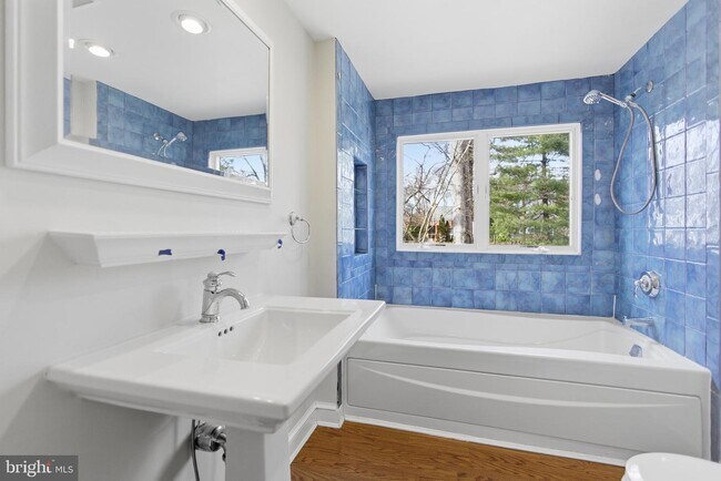 Building Photo - 10626 S Dunmoor Dr