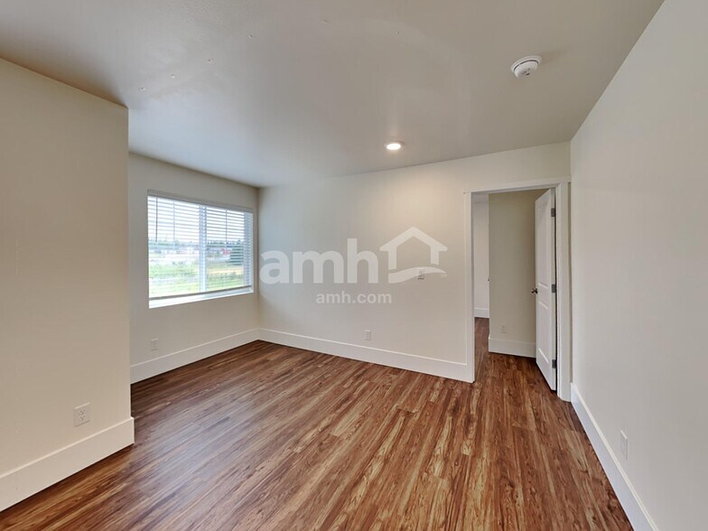 Building Photo - 19219 15th Ave Ct E