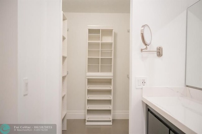 Building Photo - 1261 Majesty Terrace