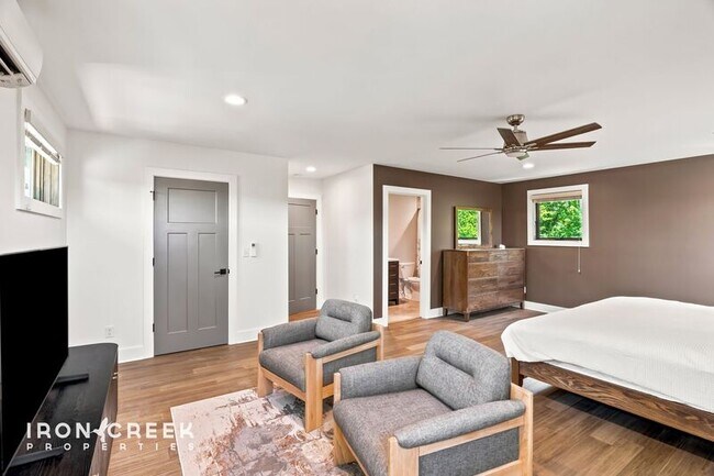Building Photo - 3015 Sand Hill Crane Dr