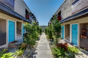 Building Photo - 1305 N Garfield Ave