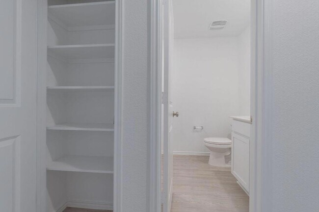 Building Photo - 216 Little Sparklers Lp