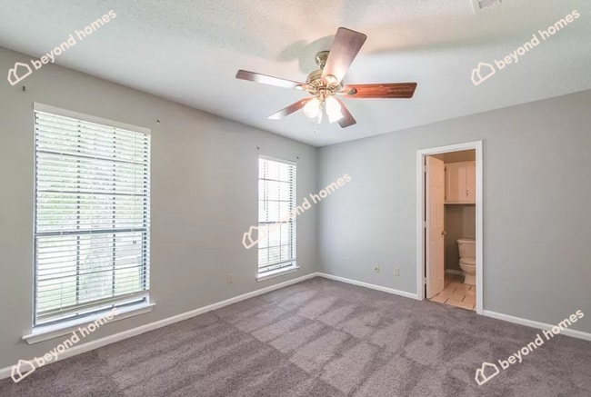 Building Photo - Updated 3BD/1.5BA Gem with Fireplace & Fen...