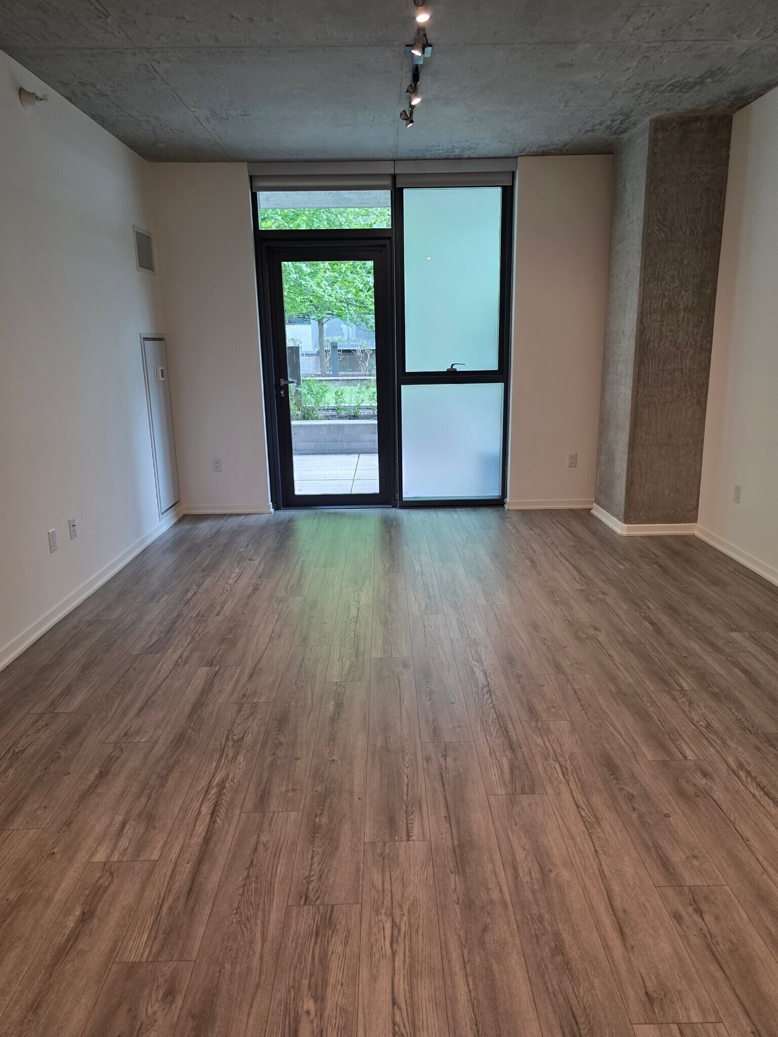 Building Photo - 1342 S Wabash Ave