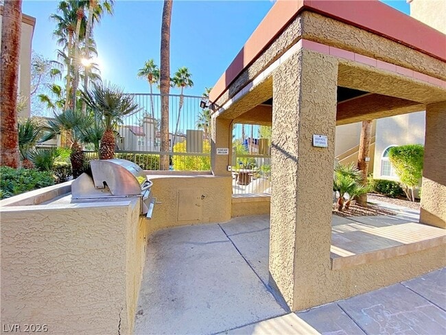 Building Photo - 3145 E Flamingo Rd
