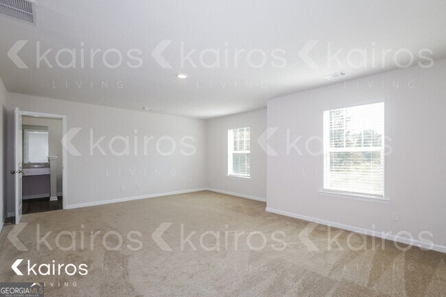 Building Photo - 4000 Bridgewood Wy