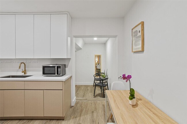 Building Photo - 2788 SW 33rd Ct