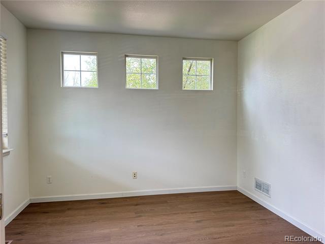 Building Photo - 11376 Jersey Dr