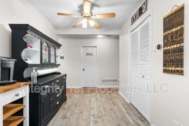 Building Photo - 11221 W 59th Terrace