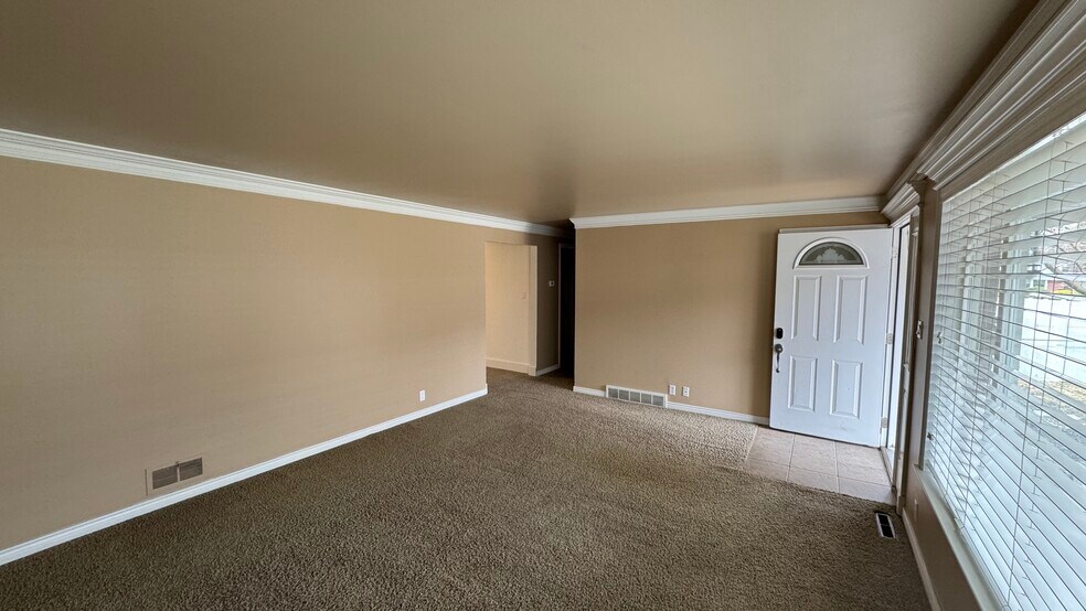 Building Photo - 737 N 500 E