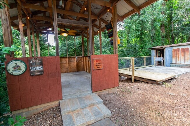 Building Photo - 1037 College Station Rd