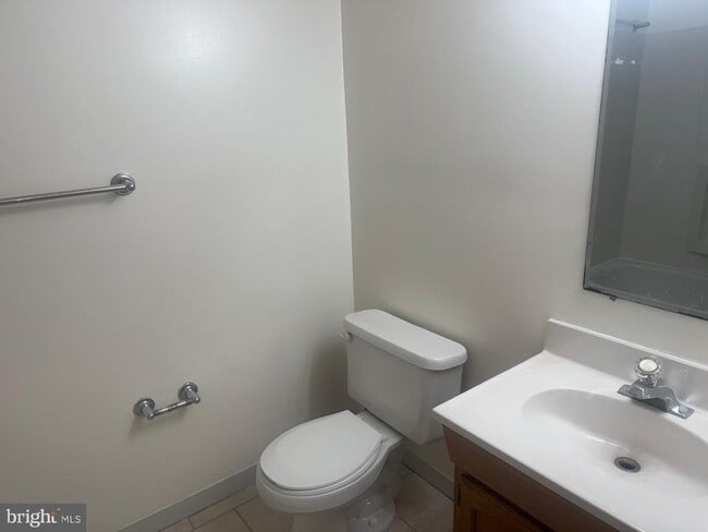 Building Photo - 90 English Run Cir