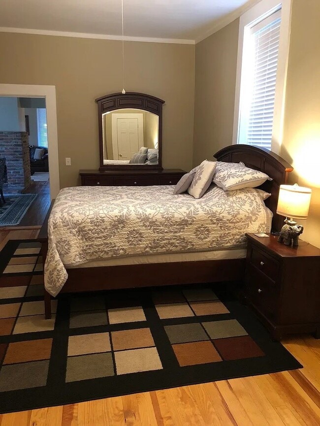 Building Photo - 209 E Monroe St