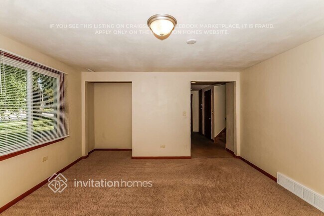 Building Photo - 2442 Jansen Ave