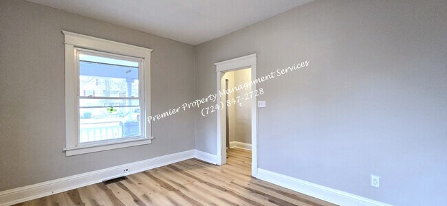 Building Photo - 1429 Hall Ave