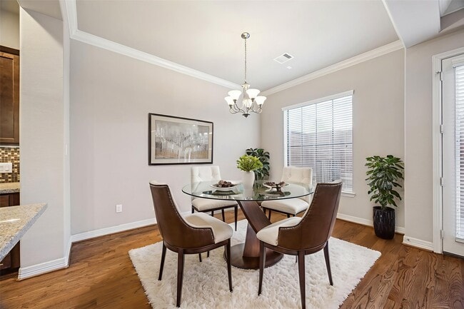 Building Photo - 5749 Larkin St