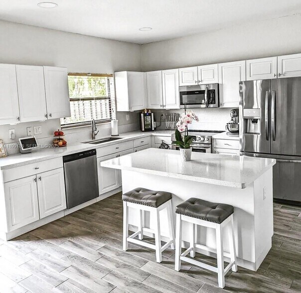 Building Photo - 11239 SW 243rd Ter