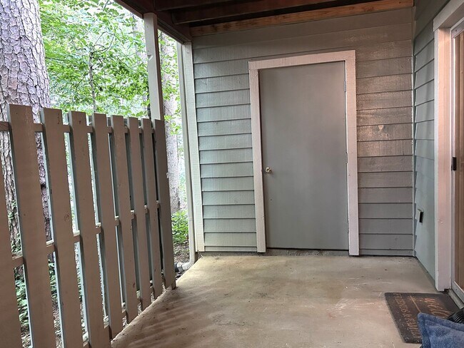 Building Photo - North Druid Hills Hidden Gem!  2 Bed - 2 Bath Near Emory, Available Late July!