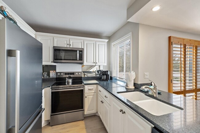 Building Photo - 353 S US Hwy 1