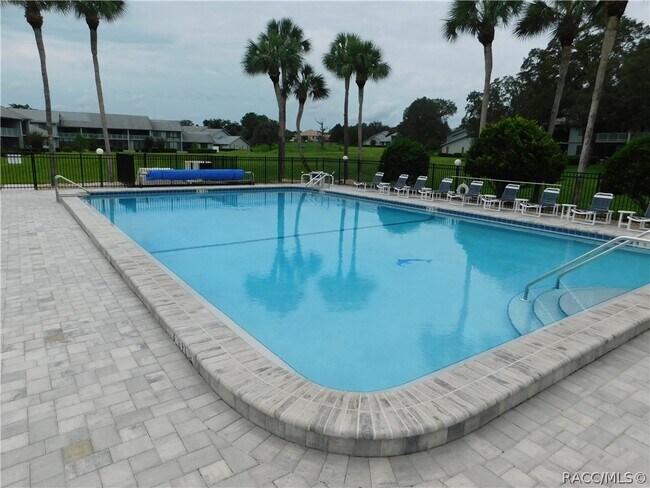 Building Photo - 741 E Hartford St