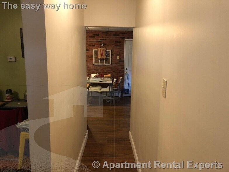 Building Photo - 9 Lowell Terrace