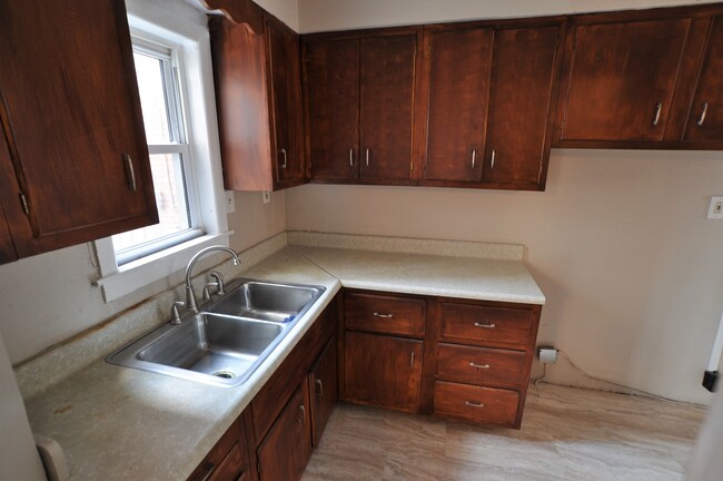 Building Photo - NO APPLICATION FEE!! Completely Renovated ...