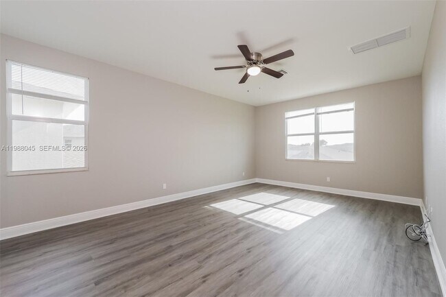 Building Photo - 1183 NW Leonardo Cir