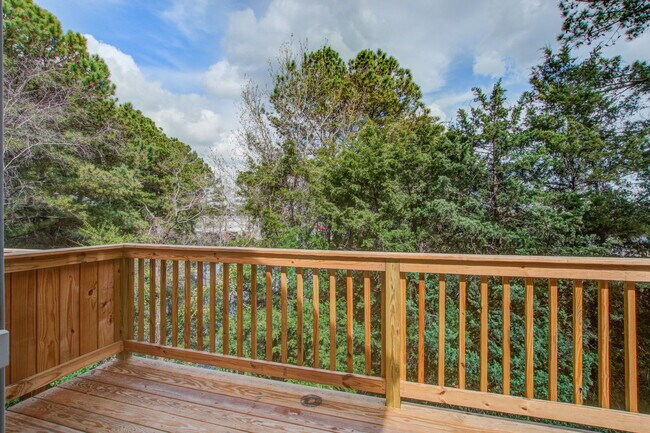 Building Photo - 4902 Lake Palmetto Ln