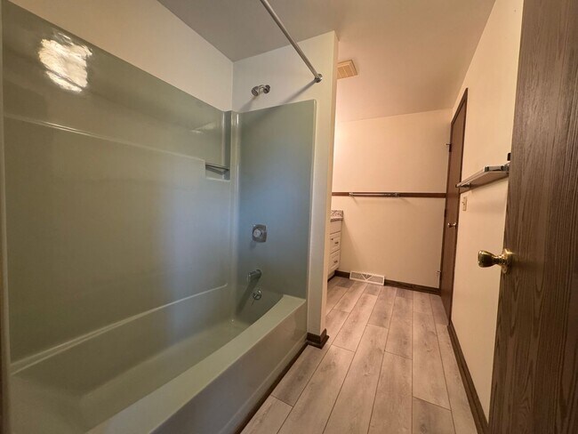 Building Photo - Lem Court Townhomes