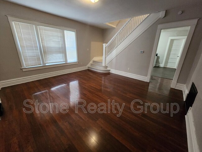 Building Photo - 1028 S 8th St