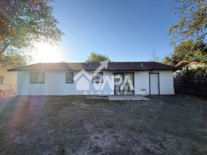 Building Photo - 9226 Nagel St