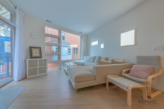 Building Photo - 1151 W Washington Blvd