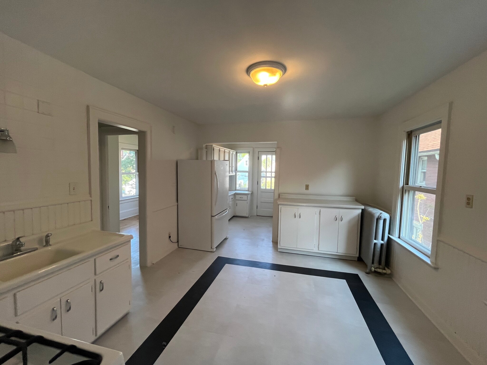 Building Photo - 3040 N Fratney St