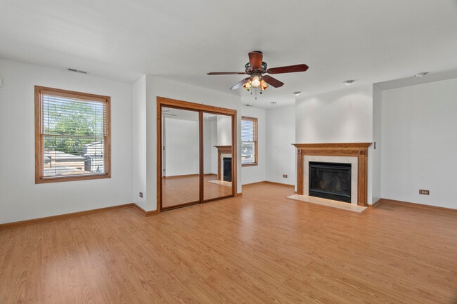 Building Photo - 2425 Hessing St
